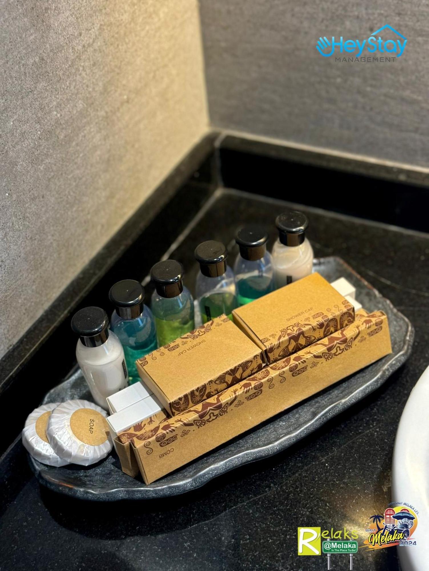 Modern Cave Guest House Walking Distance 5Mins To Jonker Melaka Zewnętrze zdjęcie